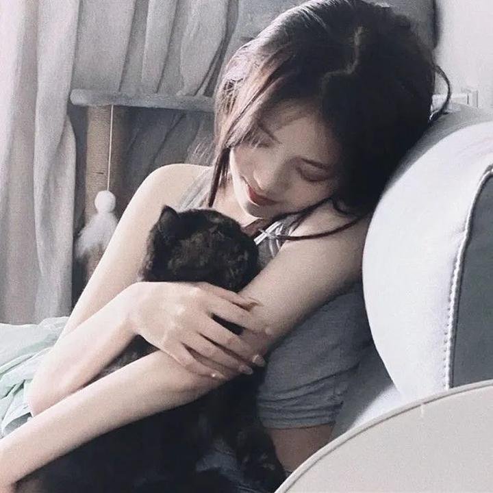 然后,她找到了我